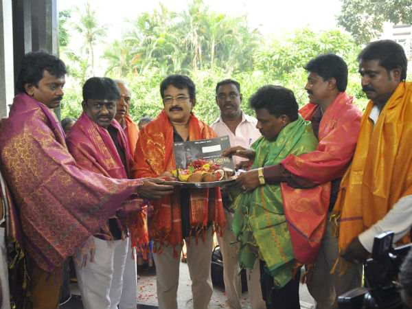 பேய் என்பதால் தெரிந்த முகம் தேவையில்லை