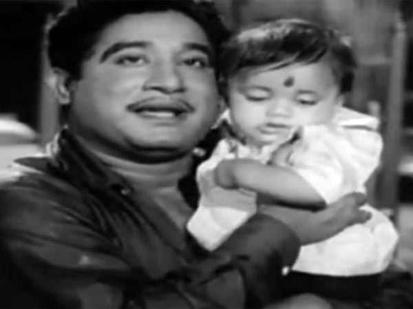 ஒரு கூட்டுக் கிளியாக