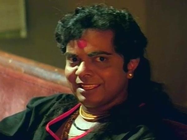 திருநங்கையாக அசத்தல் வேடம்: