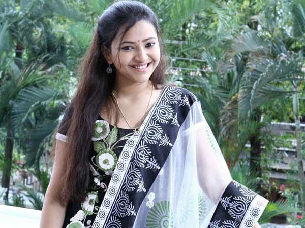 மலையிலிருந்து..