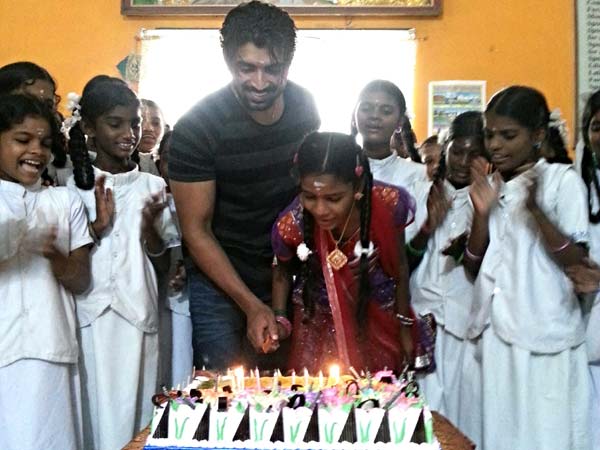 Arun Vijay celebrates his birthday at Uthavum Karangal