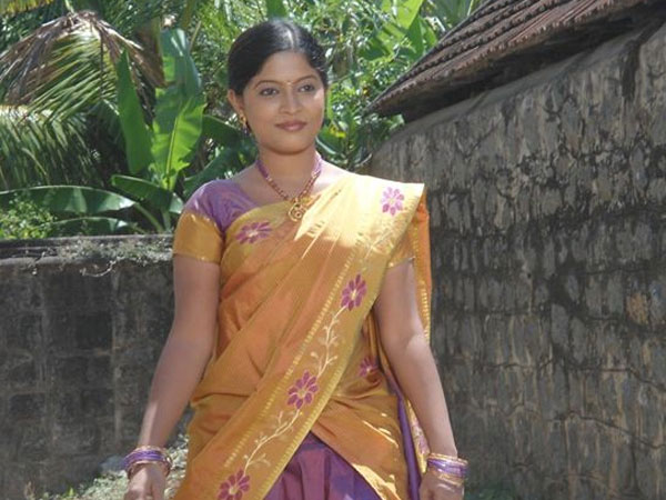 குடும்பத்தில் எதிர்ப்பு...