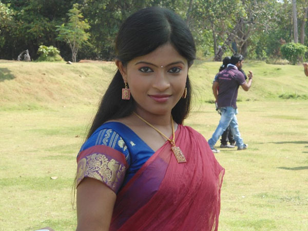 வலியுடன் தொடரும் காதல்...