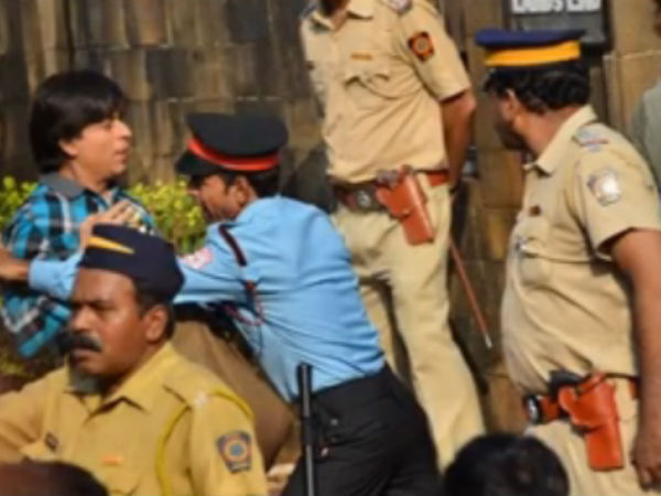 பாதுகாவலர்கள் மறுப்பு...