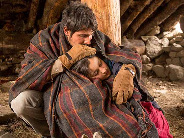 இழையோடும் காதல்: