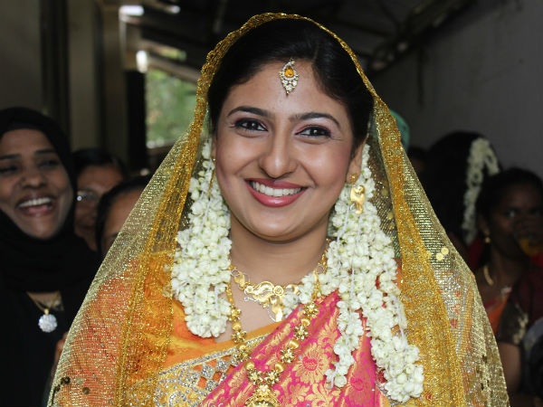 மதம் மாறினார்...