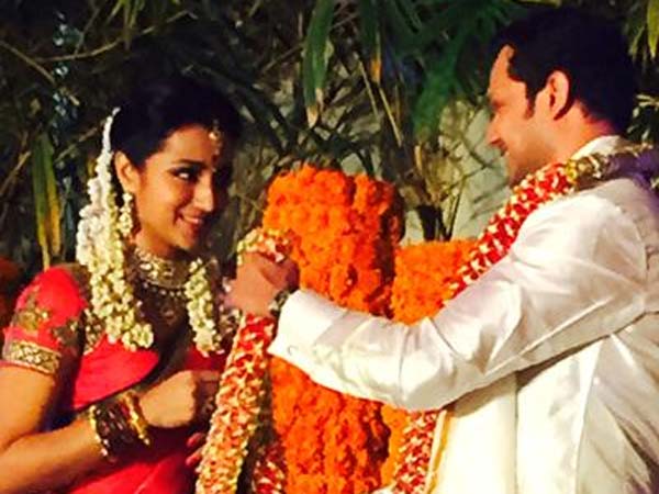 மோதிரம் மாற்றி...