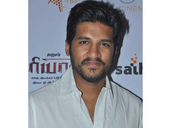 விஜய் அறிமுகம்