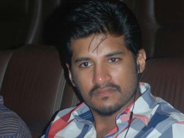 காக்கிச்சட்டை...