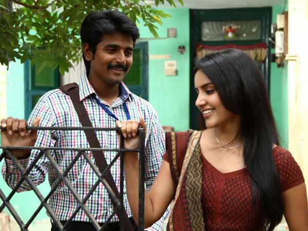 எதிர்நீச்சல் நேரத்தில்