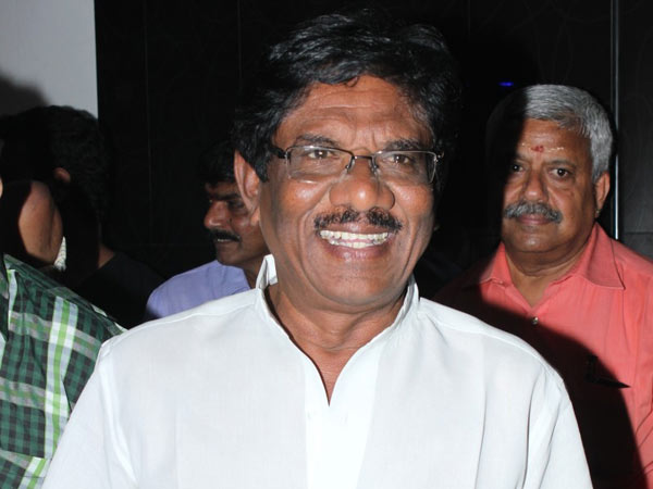Bharathiraja's satire on Communists Bharathiraja's satire on Communists