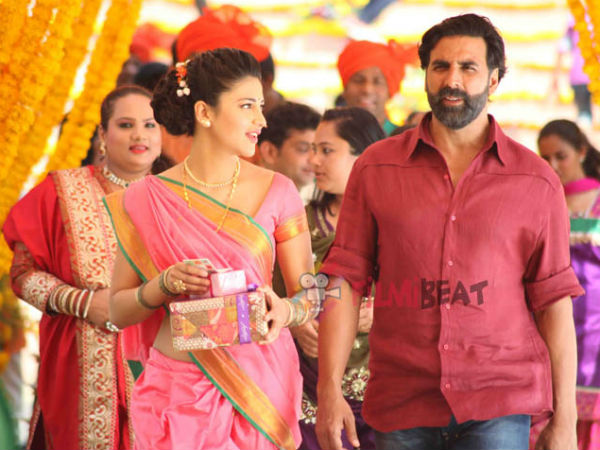 பாரம்பரிய சேலை கட்டி...