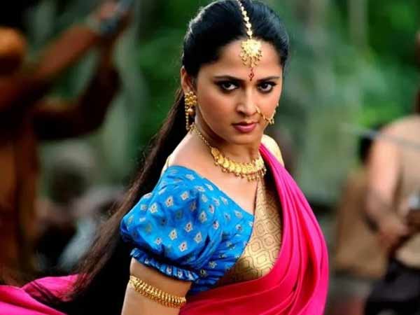 அனுஷ்கா: 