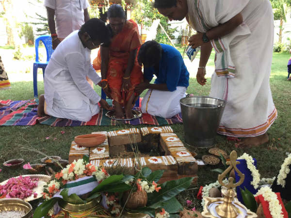 தாய்க்கு பாத பூஜை