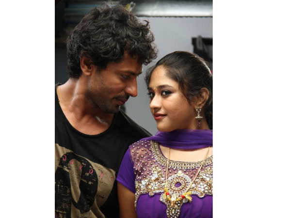 அழகிய கதாநாயகிதான்