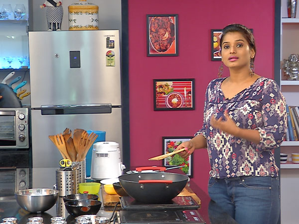 இல்லத்தரசிகள் பங்கேற்பு