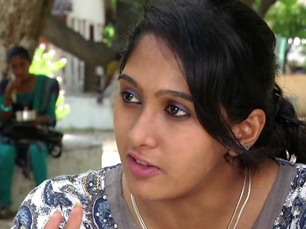 செல்வி பேய்