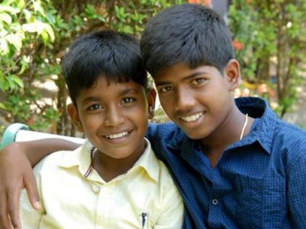 Fox Star adopted the family of Kakka Muttai boys Fox Star adopted the family of Kakka Muttai boys