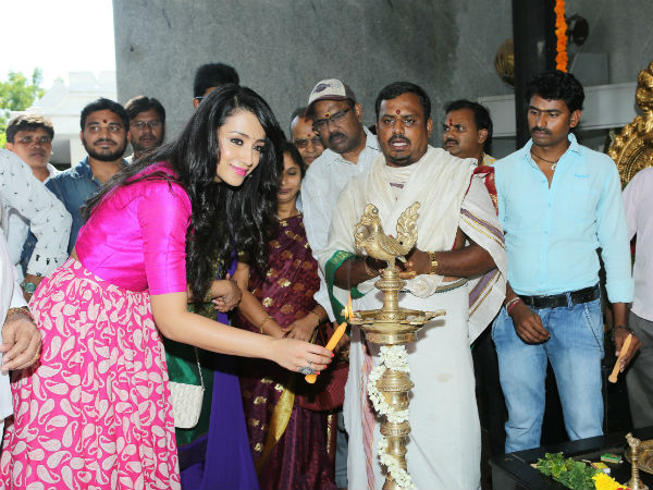 ரொம்பவே எதிர்ப்பார்க்கிறேன்