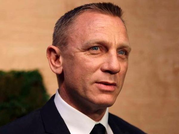 முதிர்ச்சியான பெண்ணுடன்