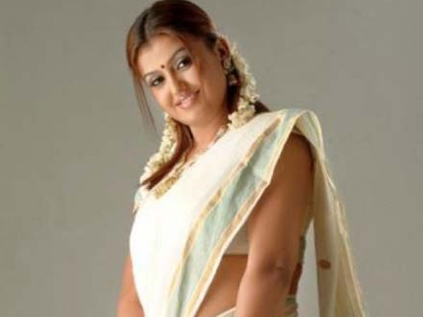 Sona says no to glam roles