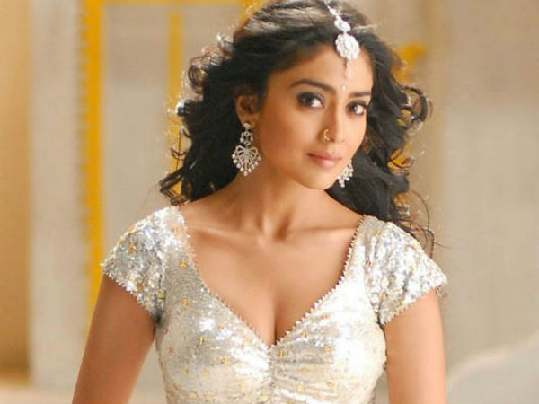 Shriya trying for another round in Tamil
