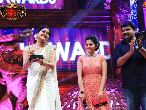 கண் கலங்கிய மீனாட்சி கண் கலங்கிய மீனாட்சி