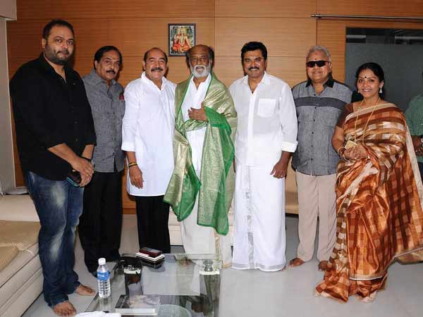 ரஜினி ஆதரவு யாருக்கு