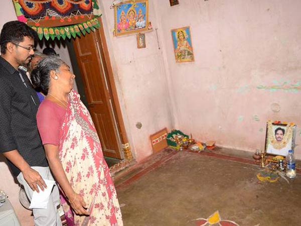 Vijay Visits His Fan's House