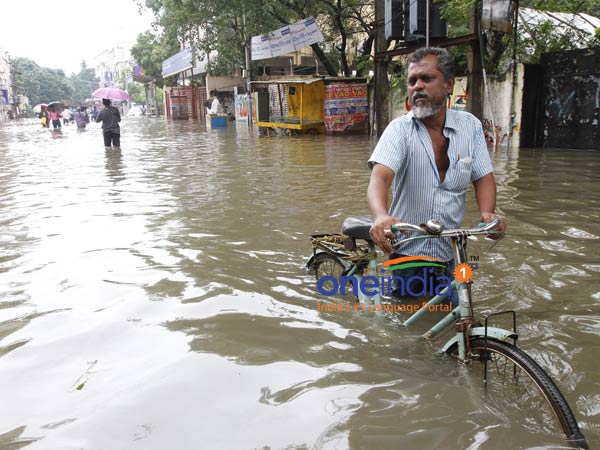 முடங்கிய சென்னை