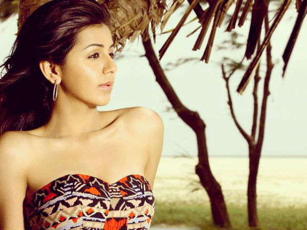 போலீஸ் வேடம்...