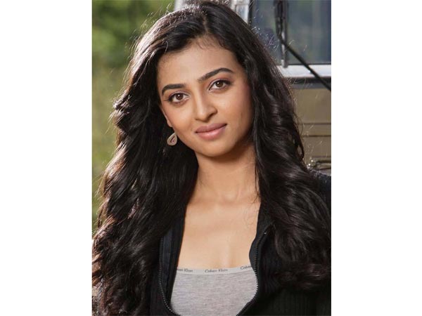 பாதி நாட்கள் கணவருடன்தான்