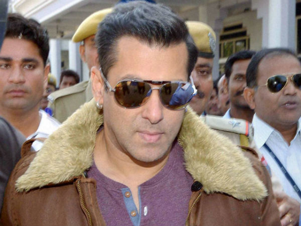 பிறந்தநாள் விழாவில்...