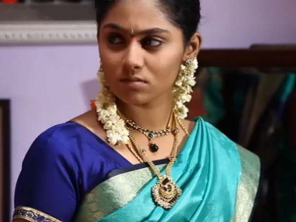 மெல்லத் திறந்தது கதவு...