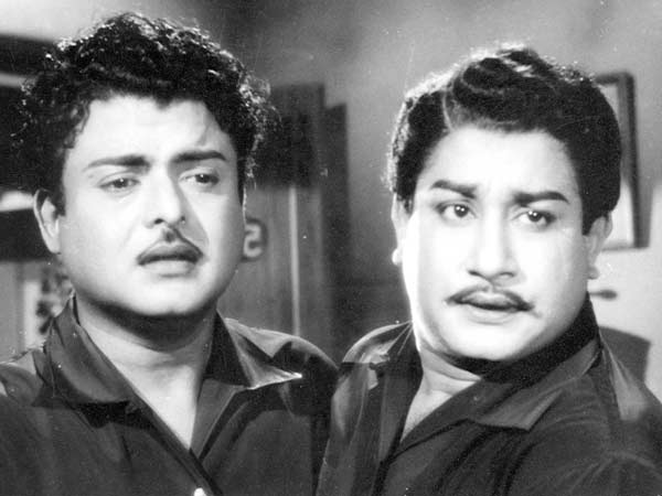 அரசியலுக்கு வராதவர்: