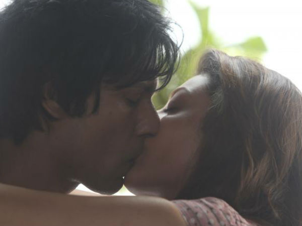 பாத்தா அப்படித் தெரியலையே...