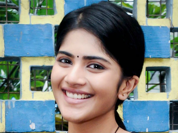 மேகா ஆகாஷ்...