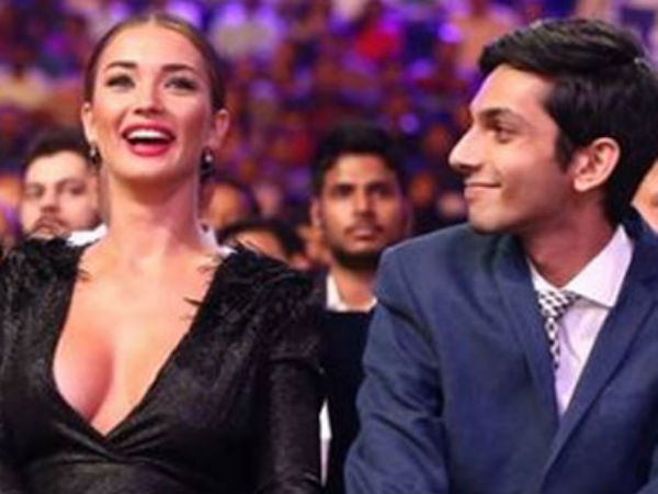 அனிருத்துடன் நெருக்கம் 