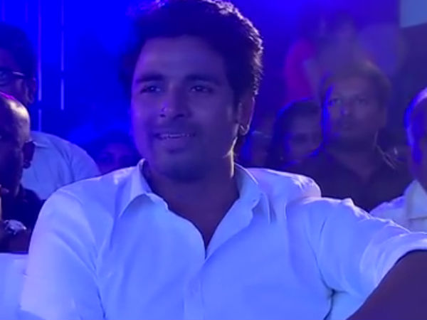 என்னைப் பார்த்து எனக்கே காதல் வந்தது