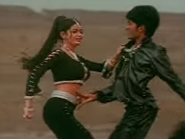 பிரபலமான தனுஷ்