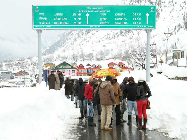Saalai movie shooting at Kashmir snow fall 
