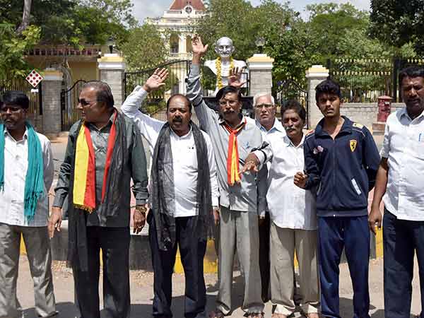 தாக்குதல்