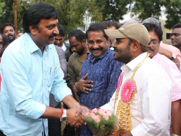 Bairava shooting wrap up with traditional sign