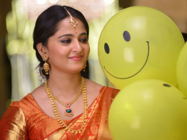 அனுஷ்கா 