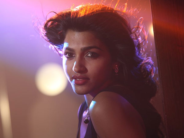 தன்ஷிகா 