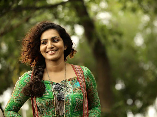 பார்வதி மேனன் 