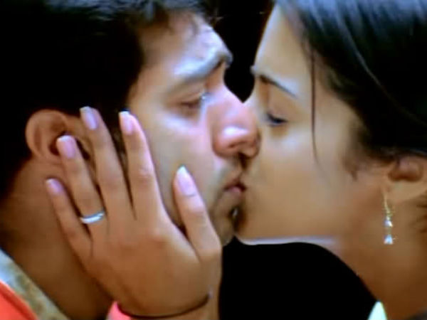 சம்திங் சம்திங் 