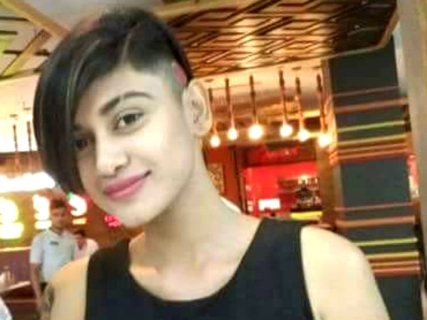 Why Oviya changes her getup? Why Oviya changes her getup?
