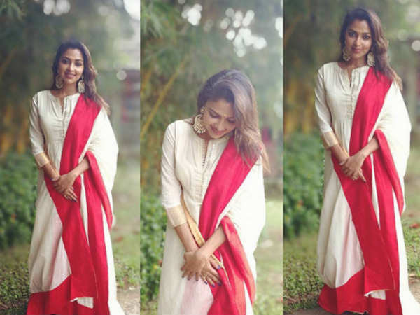 அமலா பால் : 