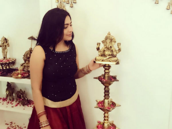 வி ஜே ரம்யா :